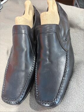Men's Black Leather Slip-On Loafers